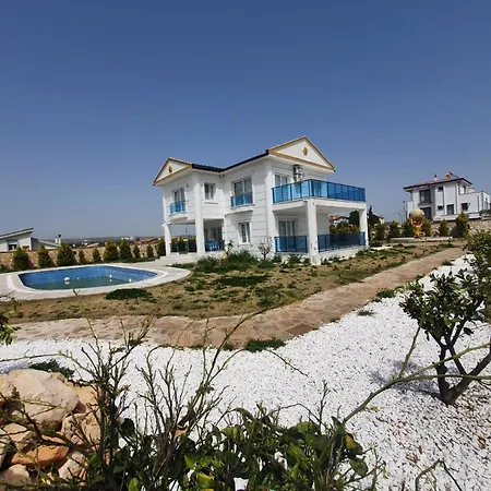Villa Luxury With Private Pool In Yesiltepe *