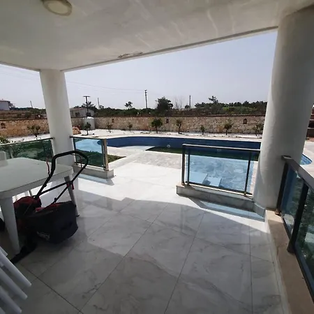 Luxury With Private Pool In Yesiltepe Villa