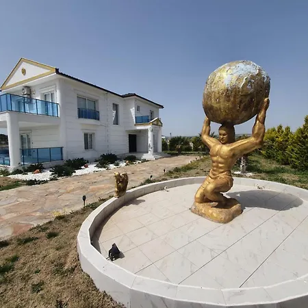 Villa Luxury With Private Pool In Yesiltepe *