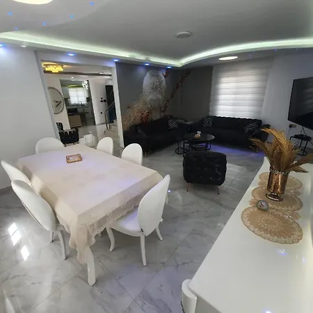 Luxury With Private Pool In Yesiltepe *