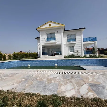 Luxury With Private Pool In Yesiltepe Villa Didim